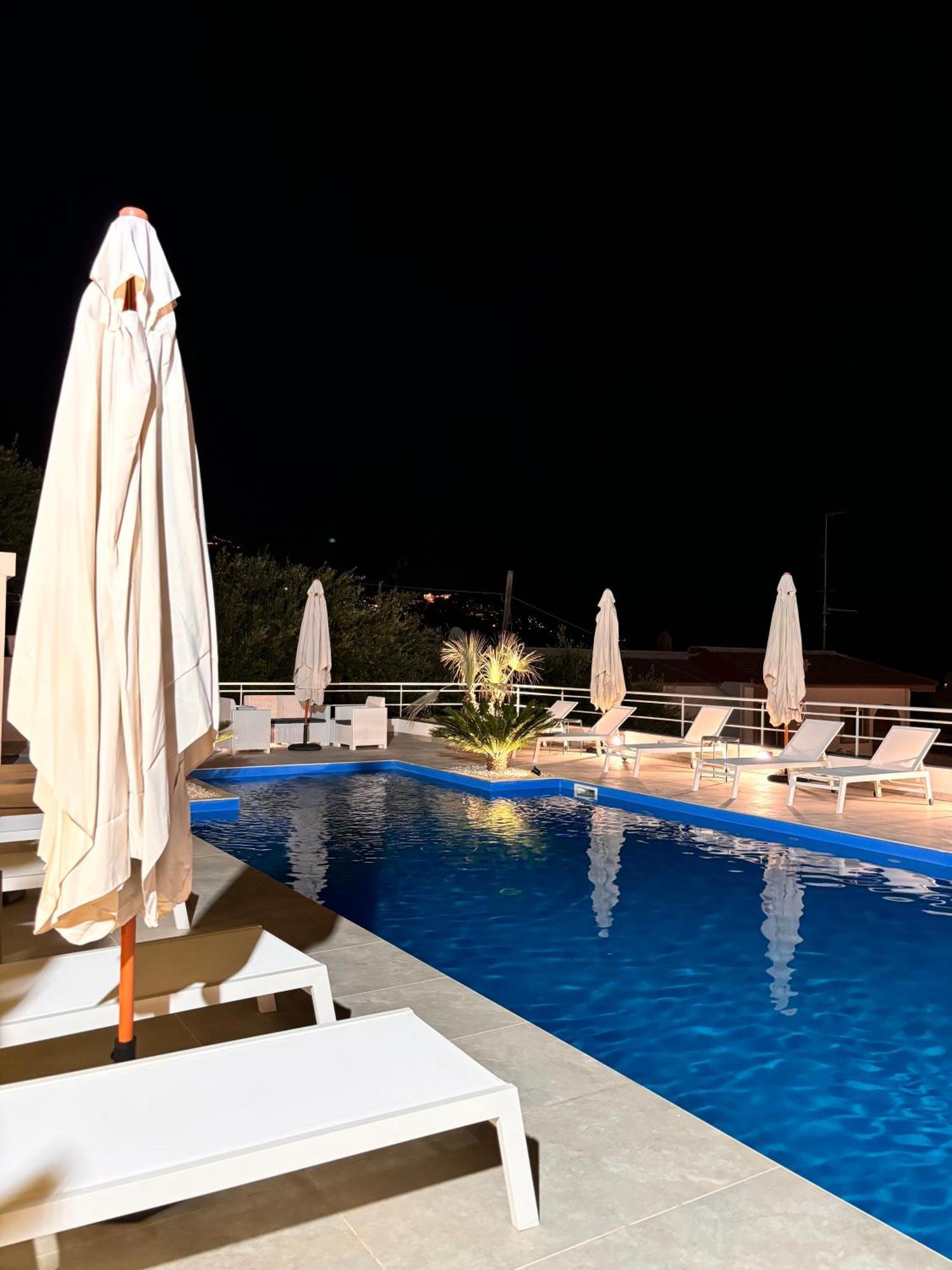 Ig - "Villa Don Antonio" Apartments Джардіні-Наксос Екстер'єр фото