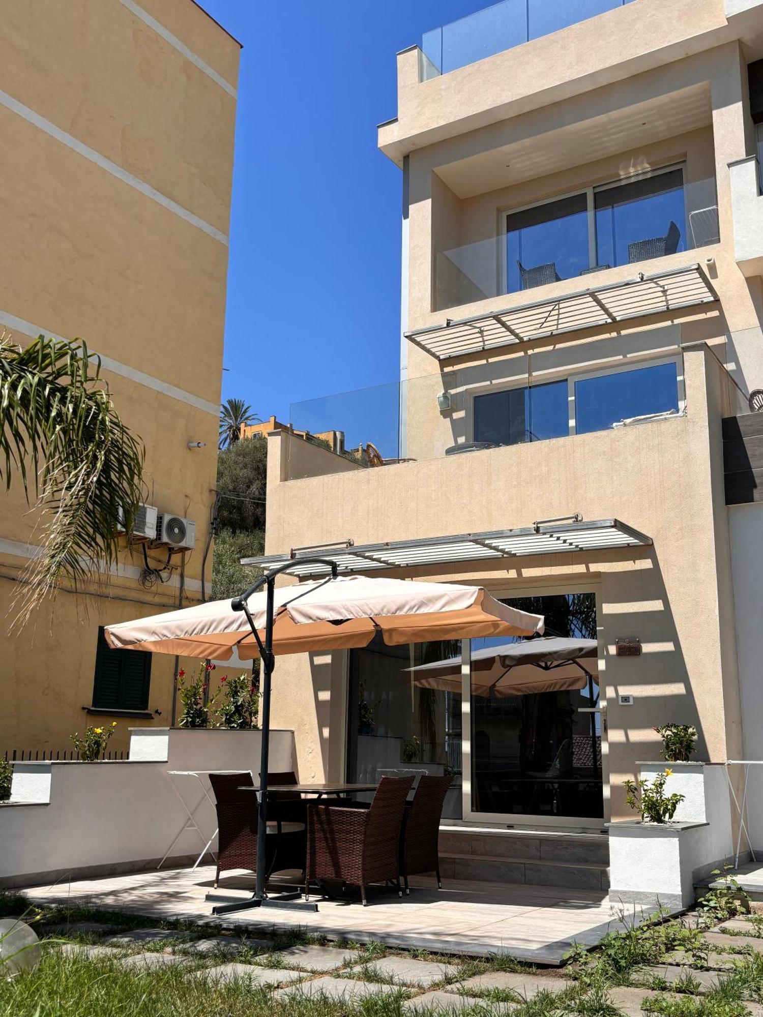 Ig - "Villa Don Antonio" Apartments Джардіні-Наксос Екстер'єр фото